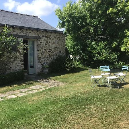 Grand Mainguet Bed & Breakfast Saint-Lambert-la-Potherie Exterior photo
